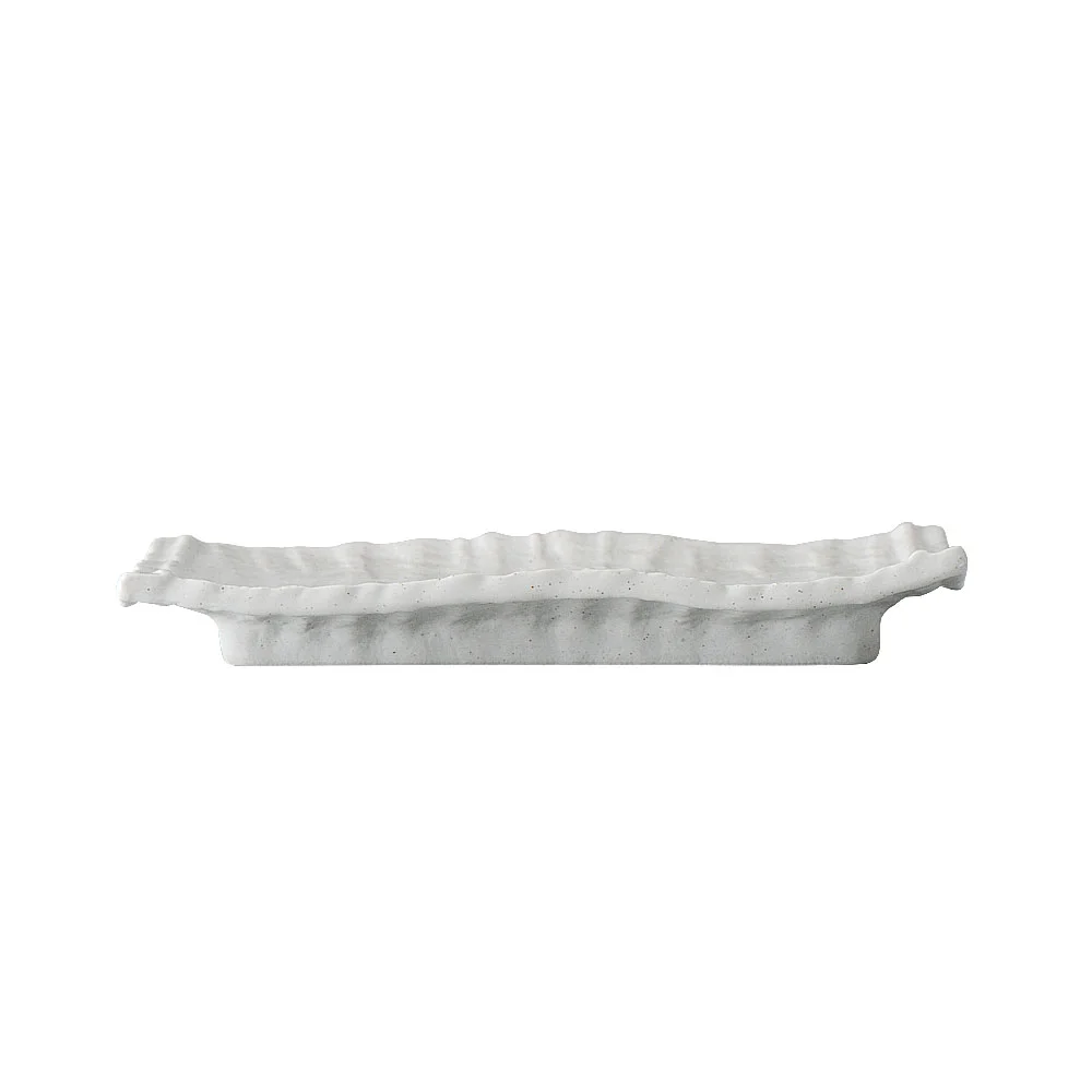 粉引釉焼物皿（カット3）